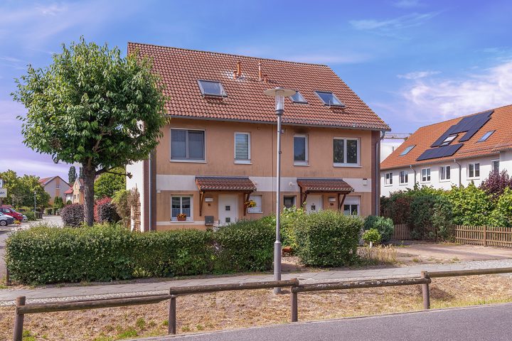 Großzügige Doppelhaushälfte in familienfreundlicher Lage von Berlin-Staaken, Foto 2